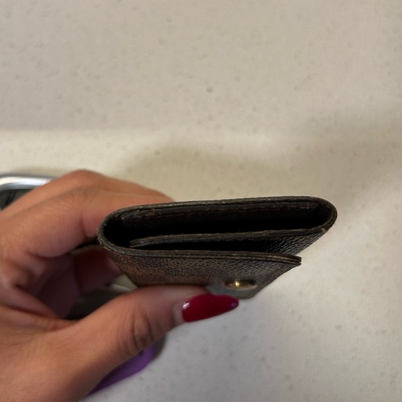 LOUIS VUITTON KEY HOLDER - Picture 3 of 9